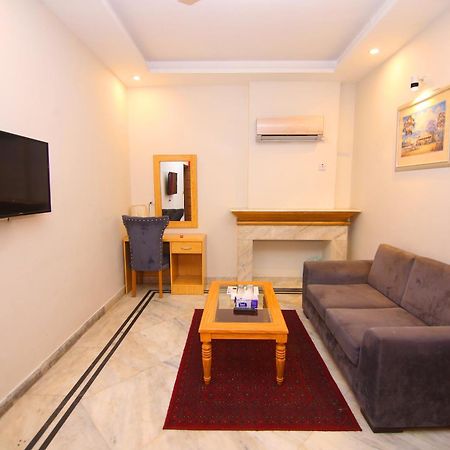 Premier Inn Mall Lahore Luaran gambar