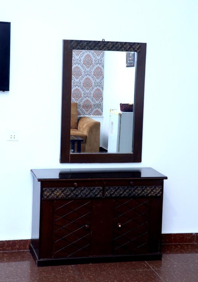 Premier Inn Mall Lahore Luaran gambar