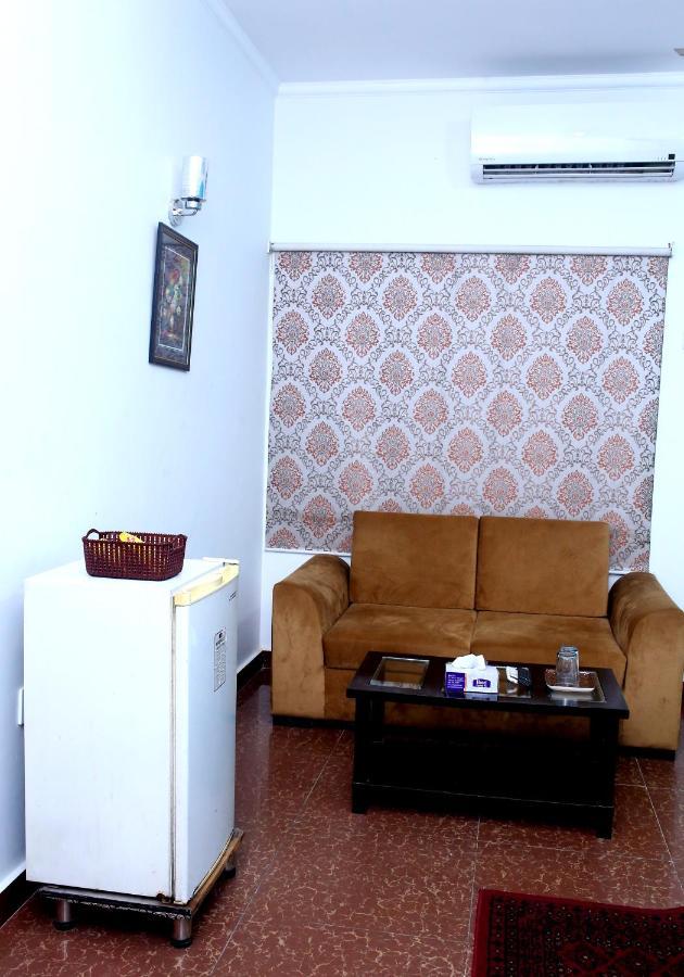 Premier Inn Mall Lahore Luaran gambar