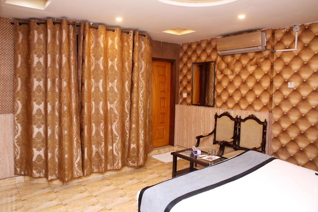Premier Inn Mall Lahore Luaran gambar
