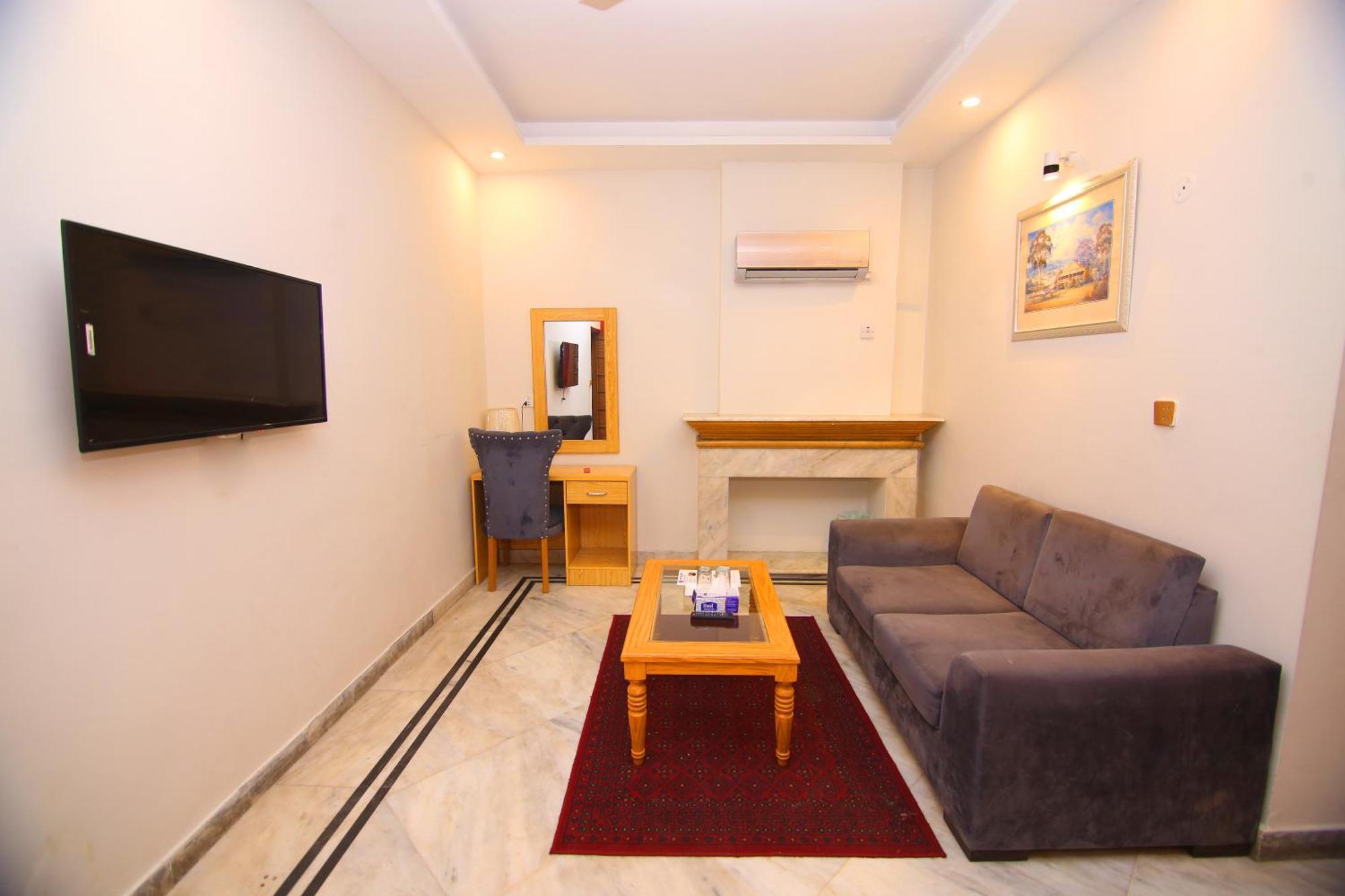 Premier Inn Mall Lahore Luaran gambar